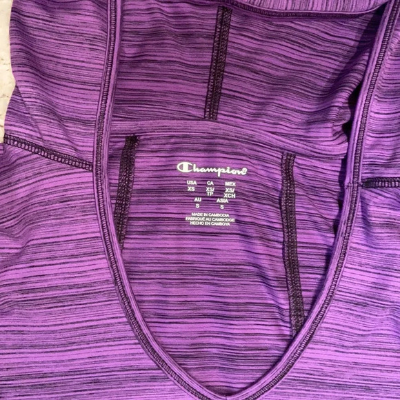 Champion workout top 👚 - Picture 5 of 9